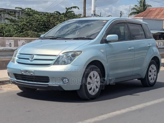 Toyota IST 2004 Blue