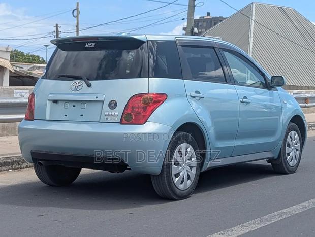 Toyota IST 2004 Blue