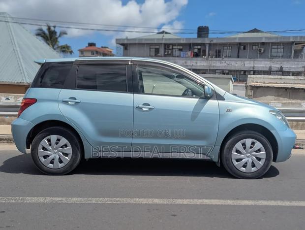 Toyota IST 2004 Blue