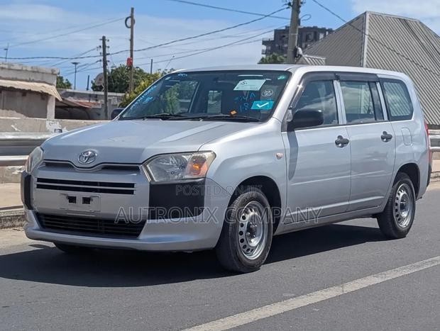 Toyota Succeed SV Premium 2016 Silver