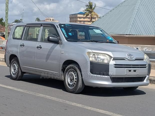 Toyota Succeed SV Premium 2016 Silver