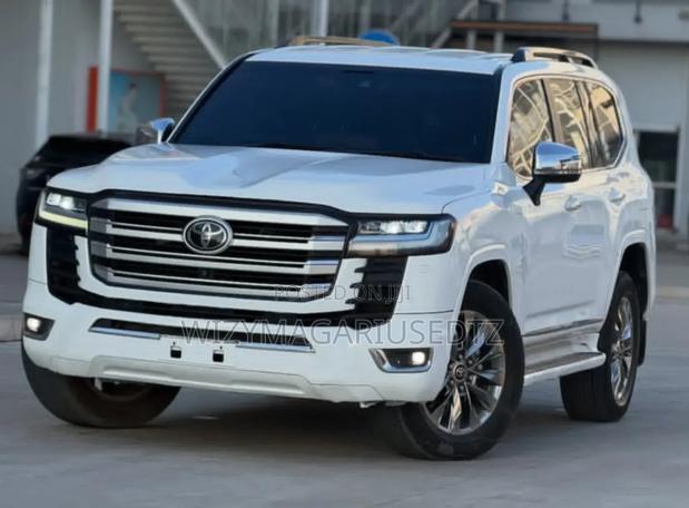 Toyota Land Cruiser 3.5 Petrol 4WD 2022 Off white
