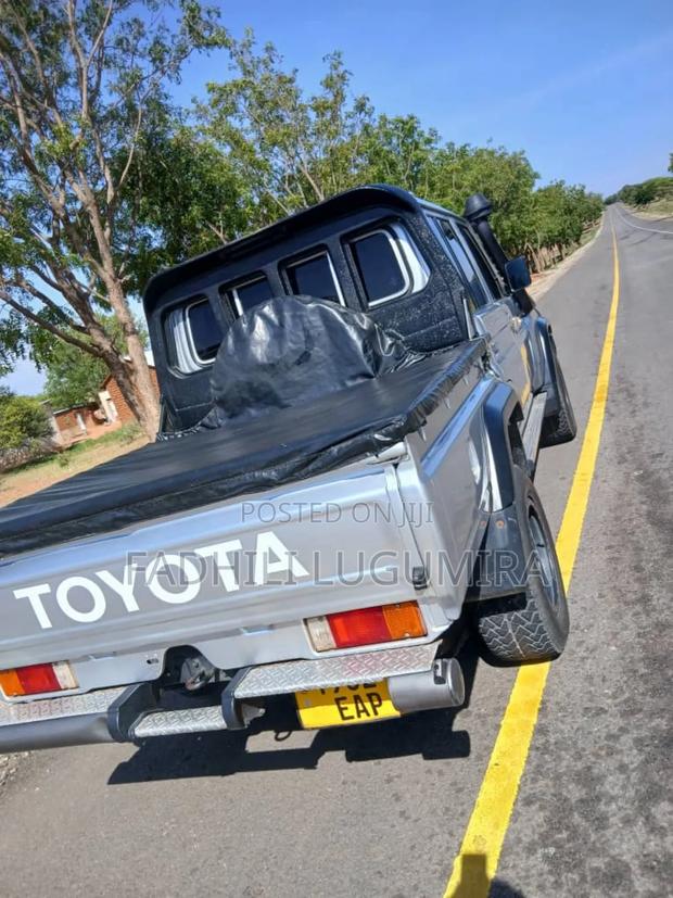 Toyota Land Cruiser 2016 Beige