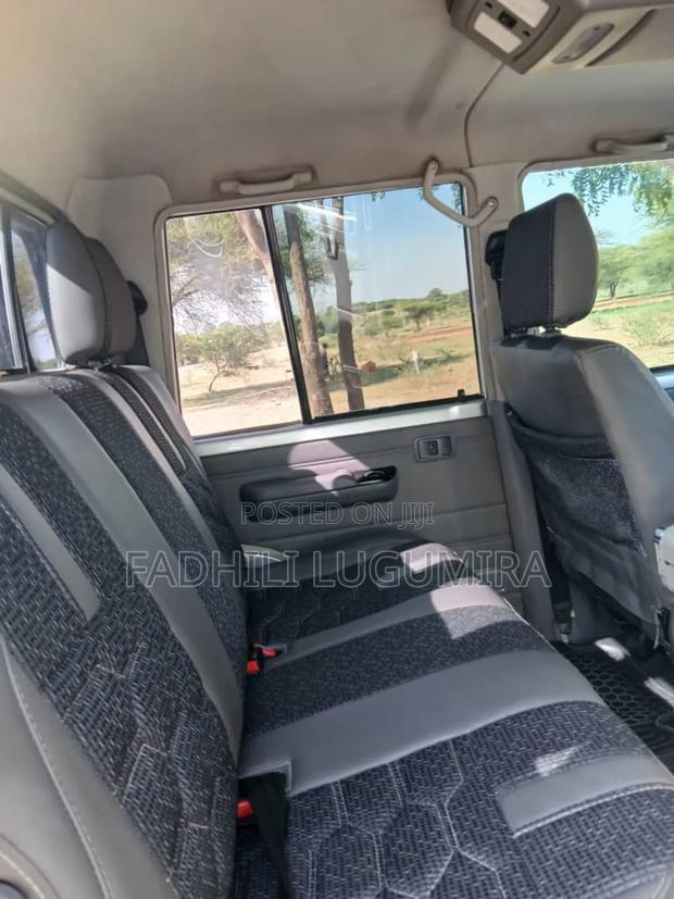 Toyota Land Cruiser 2016 Beige