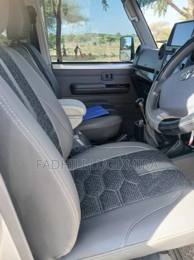 Toyota Land Cruiser 2016 Beige