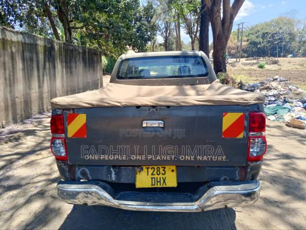 Toyota Hilux 2006 Green