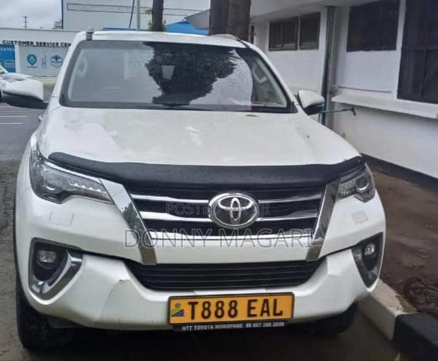 Toyota Fortuner 2018 White