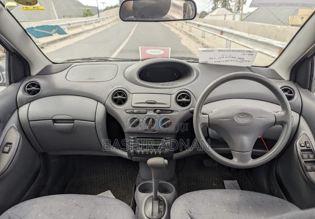 Toyota Vitz 1.3 FWD 3dr 2000 Silver