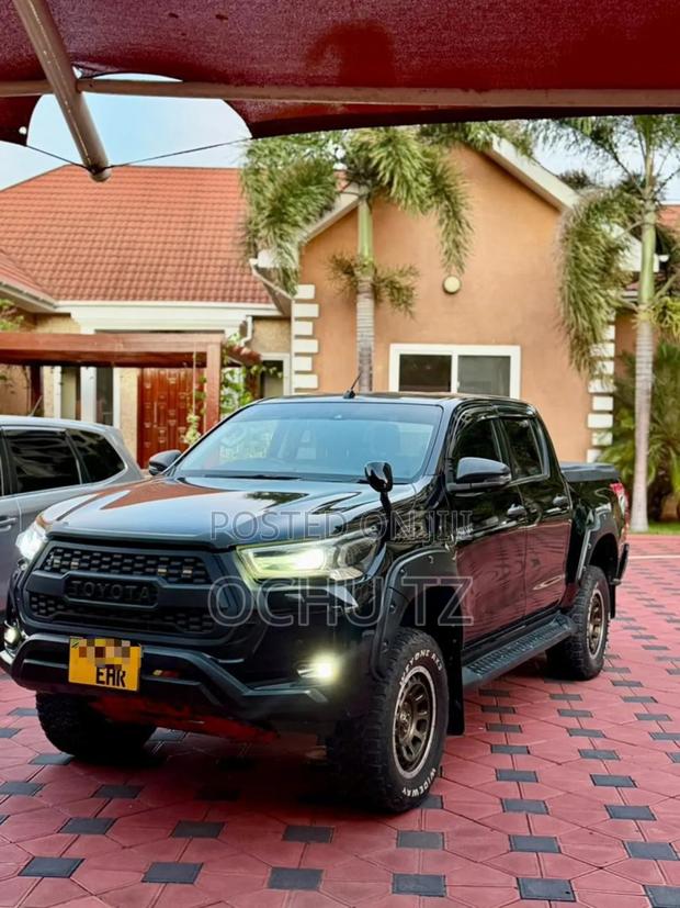 Toyota Hilux 2019 Black
