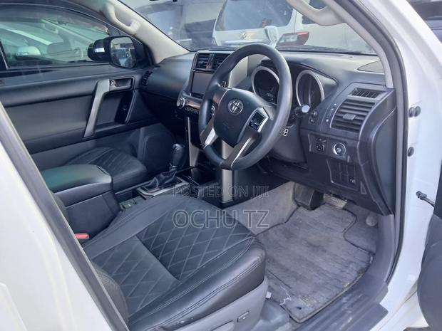Toyota Land Cruiser Prado 2010 White