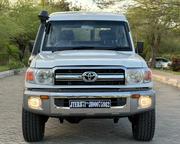 Toyota Land Cruiser 2015 White for sale