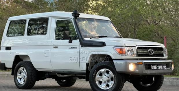 Toyota Land Cruiser 2015 White