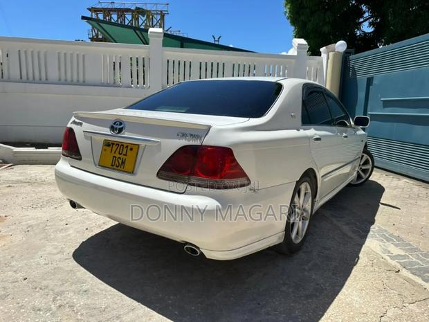 Toyota Crown 2007 White