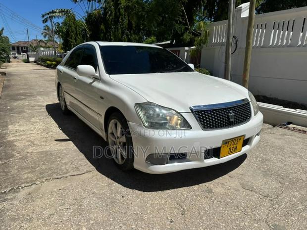 Toyota Crown 2007 White