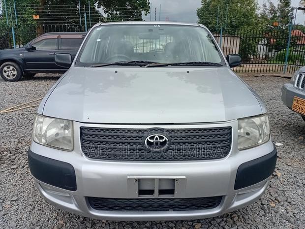 Toyota Succeed 2004 Silver