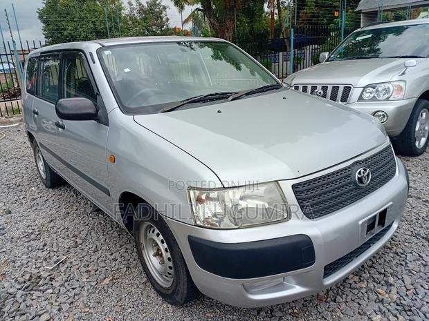 Toyota Succeed 2004 Silver