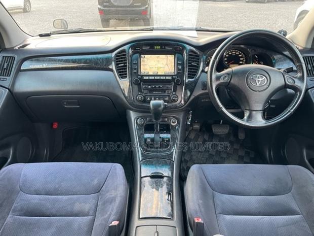 Toyota Kluger 2002 Gray