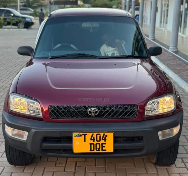 Toyota RAV4 1999 Red