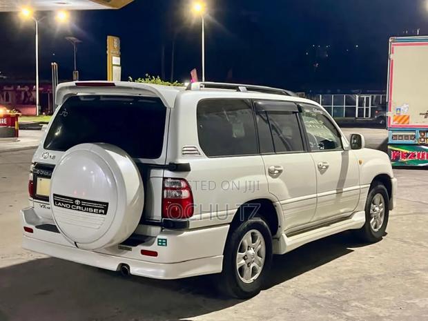 Toyota Land Cruiser 100 4.2 2006 White
