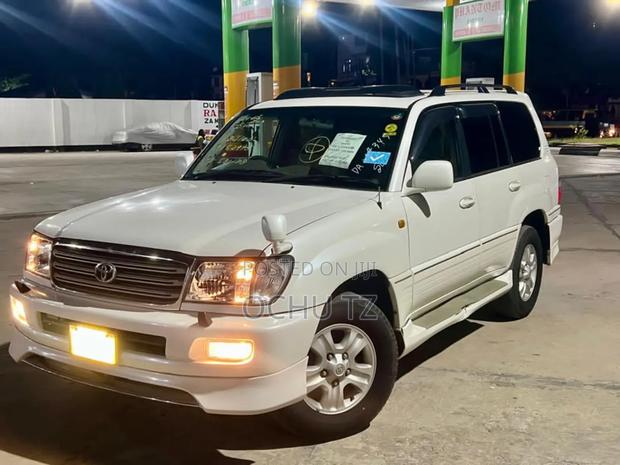Toyota Land Cruiser 100 4.2 2006 White
