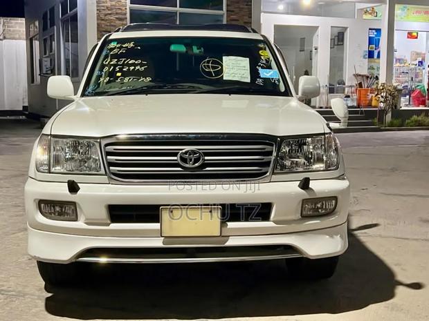 Toyota Land Cruiser 100 4.2 2006 White