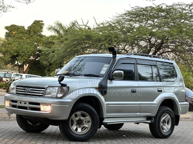 Toyota Land Cruiser Prado 2001 Gray