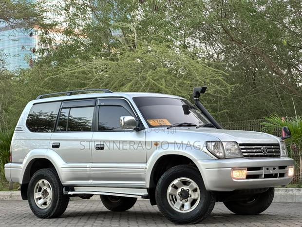 Toyota Land Cruiser Prado 2001 Gray