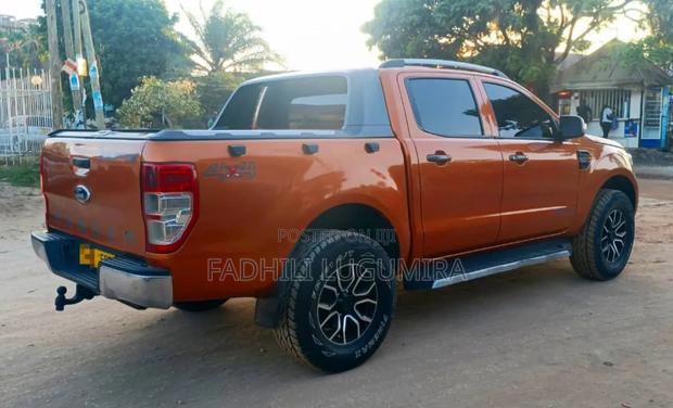 Ford Ranger 2015 Orange