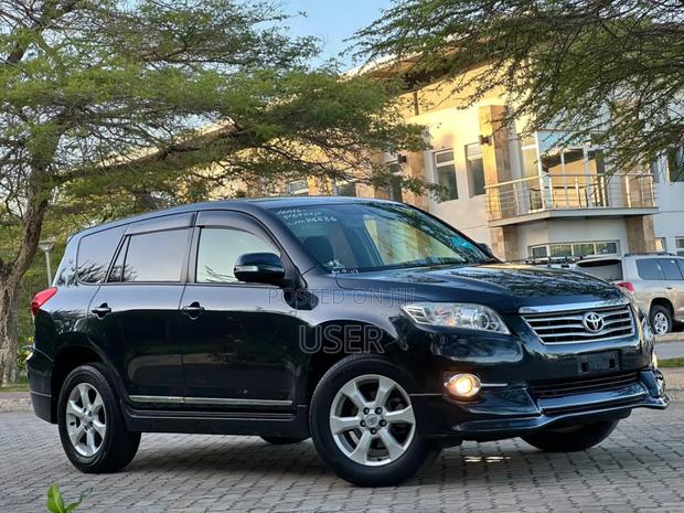 Toyota Vanguard 2010 Black