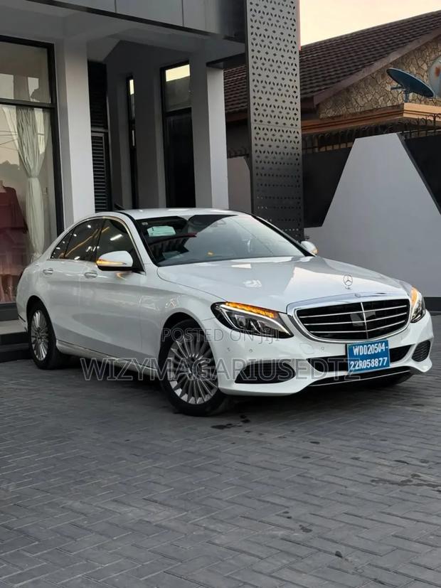 Mercedes-Benz C200 2015 Ivory