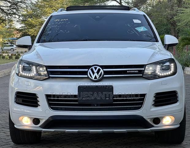 Volkswagen Touareg 2013 White