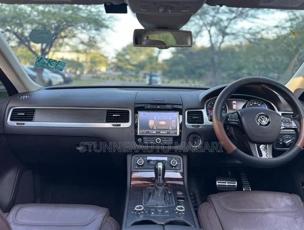 Volkswagen Touareg 2012 White