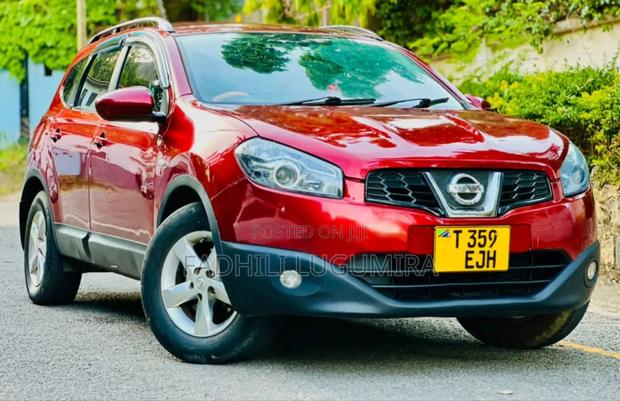 Nissan Dualis 2015 Red