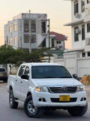 Toyota Hilux 2018 White for sale