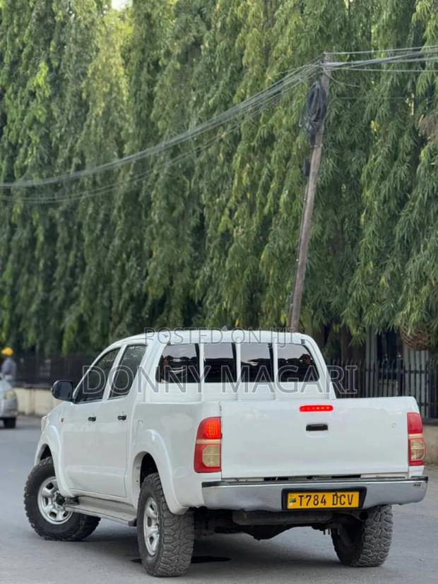 Toyota Hilux 2018 White