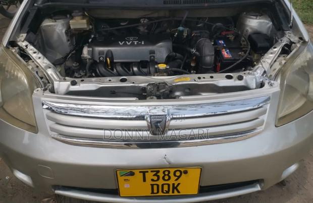 Toyota Raum 2007 Silver
