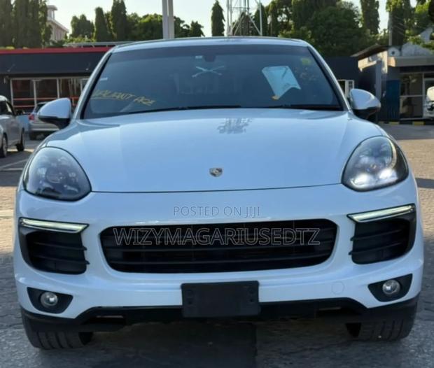 Porsche Cayenne 2015 White
