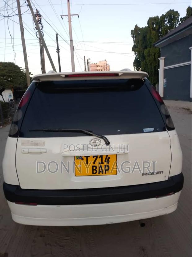 Toyota Raum 2004 White