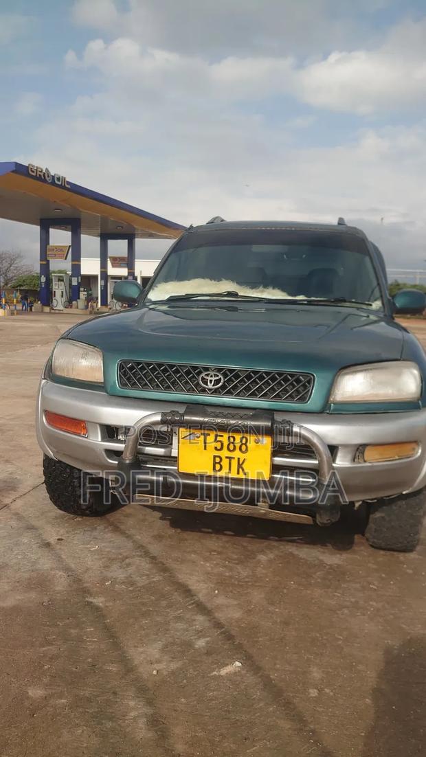 Toyota RAV4 2004 Green