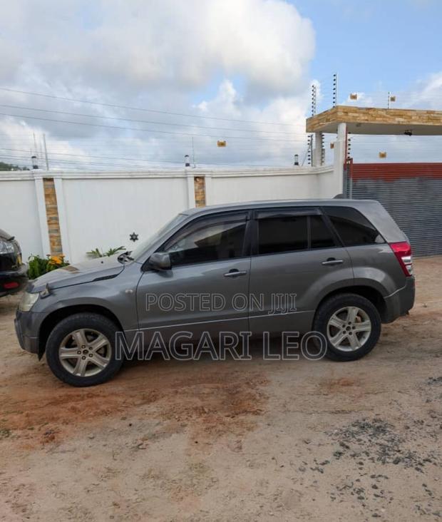 Suzuki Escudo 2008 Gray