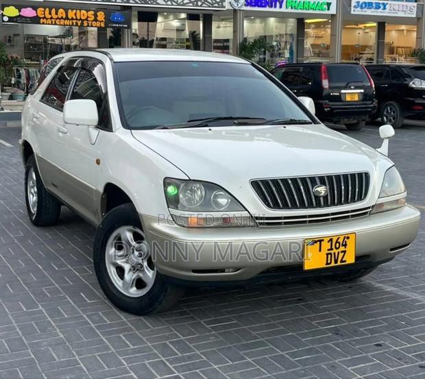 Toyota Harrier 1999 White
