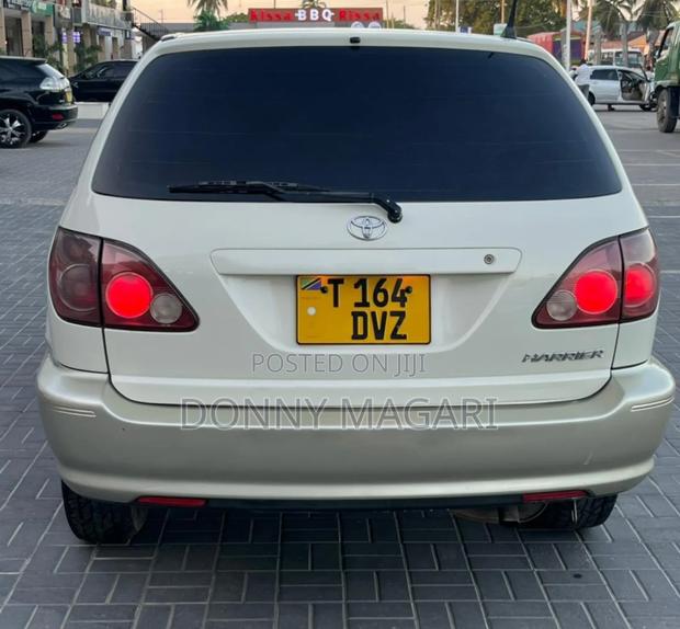 Toyota Harrier 1999 White