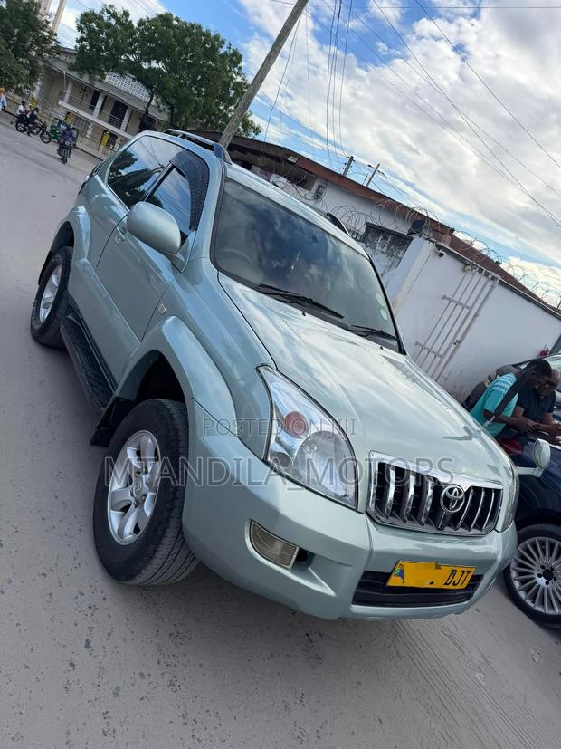 Toyota Land Cruiser Prado 3.4 3dr 2004 Gray