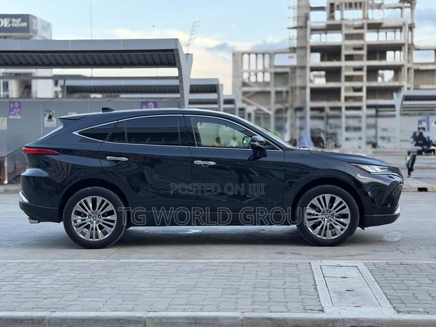 Toyota Harrier 2.0 2021 Black