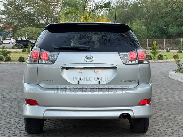 Toyota Harrier 2004 Silver
