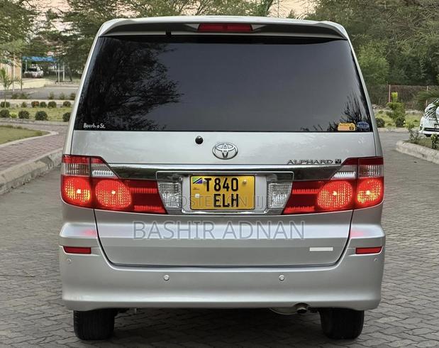 Toyota Alphard 2004 Silver