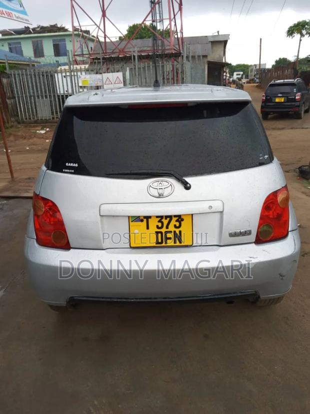 Toyota IST 2003 Silver