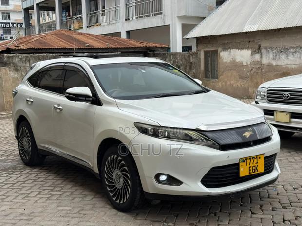 Toyota Harrier 2.0 2015 White
