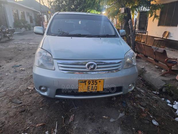 Toyota Raum 2005 Blue