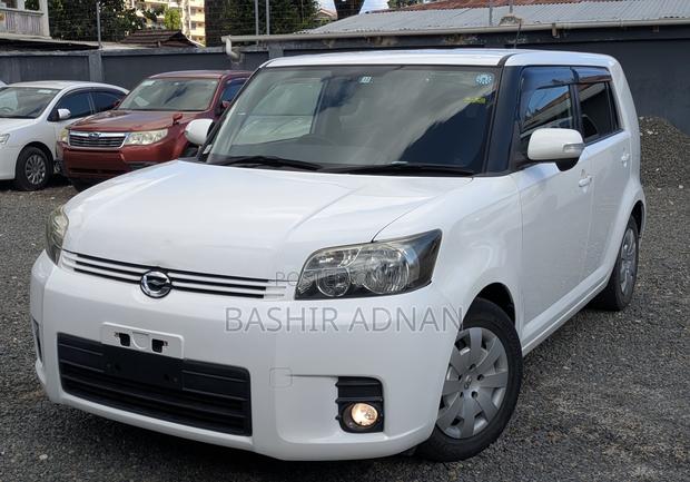 Toyota Corolla Rumion Hatchback 1.5 FWD 2007 White